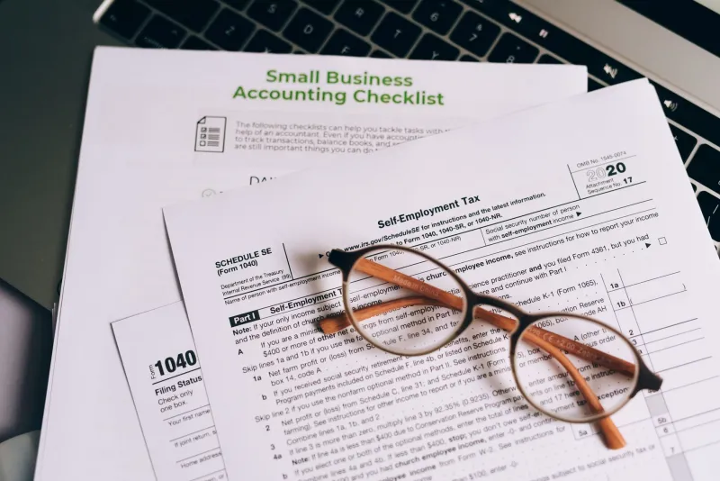 Earning Overseas, Filing at Home: The IRS Headache Waiting for American Crypto Gamers